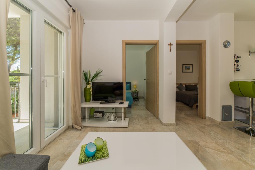 Apartments Boras Vir Exterior photo