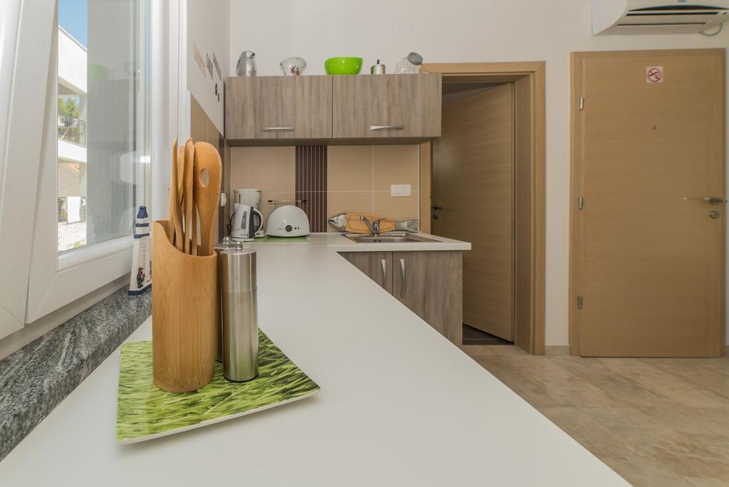 Apartments Boras Vir Exterior photo