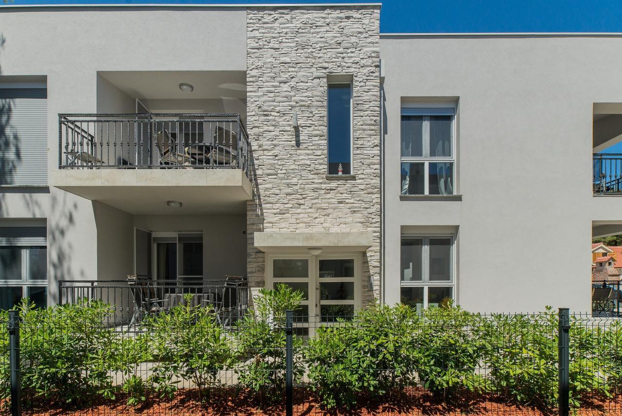 Apartments Boras Vir Exterior photo
